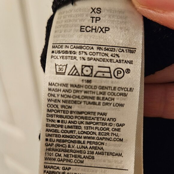 GAP black long sleeve tee, square neck in back - Picture 4 of 4